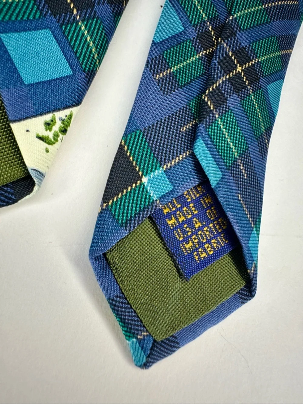 🎄Vintage CHAPS RALPH LAUREN Winter Holiday Scene Blue Classic Tie, 4”